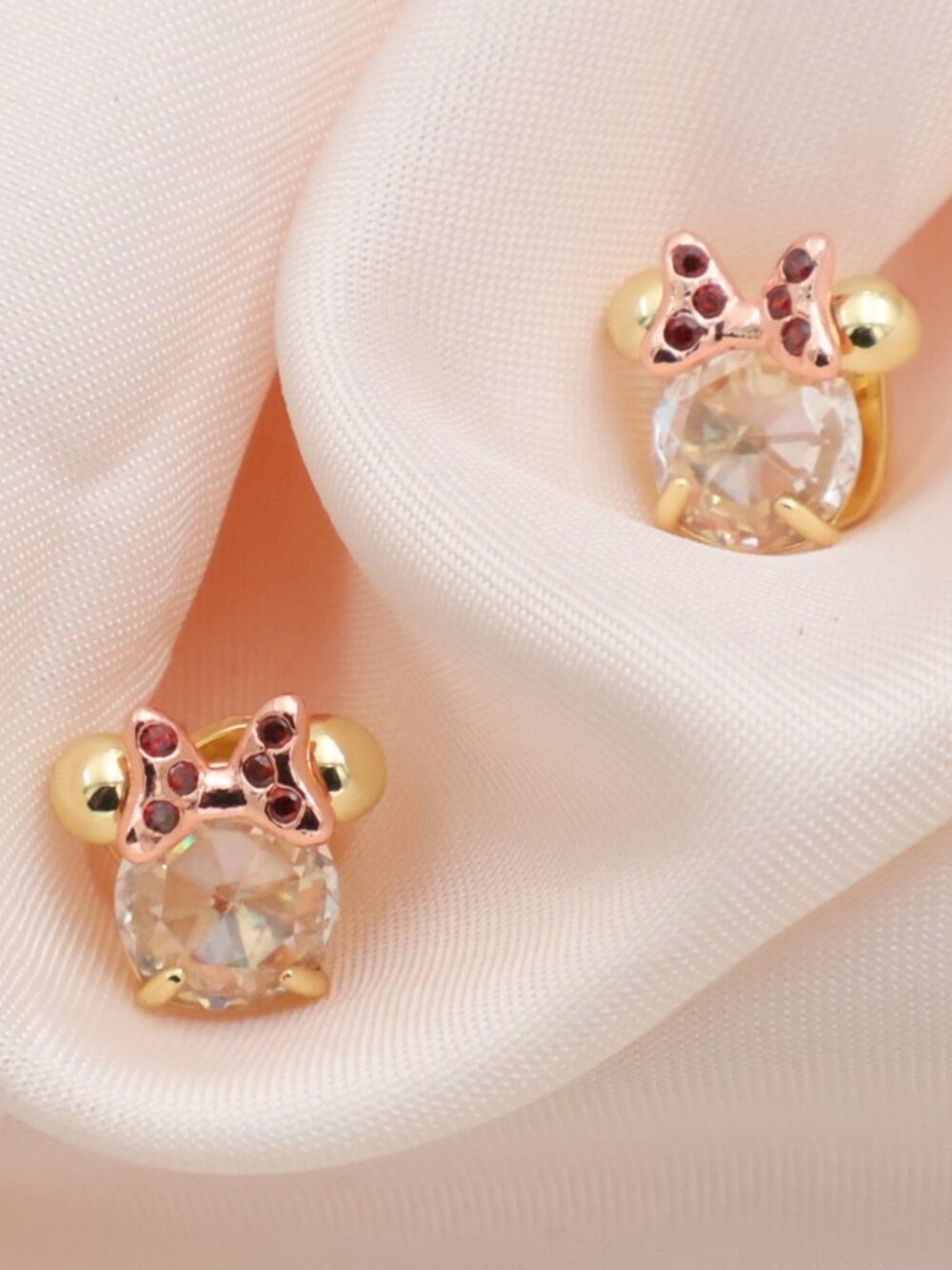 Disney X Kate Spade Minnie Stud Earrings Gold - Picture 2 of 3